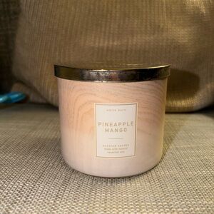 Bath & Body Works White Barn‎ PINEAPPLE MANGO 3 Wick Scented Candle
